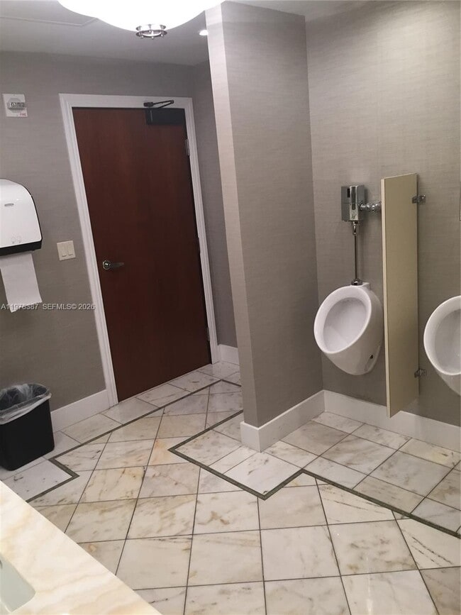 Building Photo - 19667 Turnberry Way