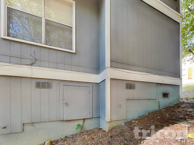 Building Photo - 2755 Wildflower Ln SW