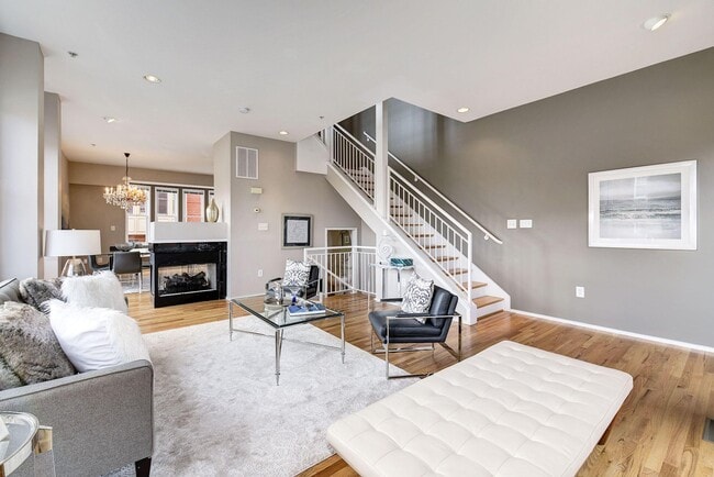 Building Photo - 1662 N Quinn St