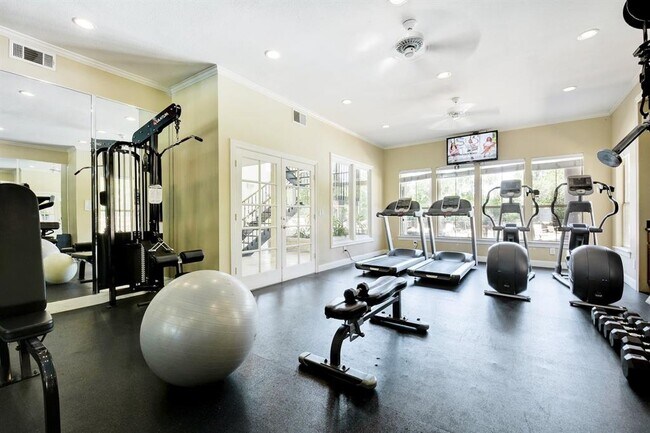 Building Photo - 6000-9 Shepherd Mountain Cove