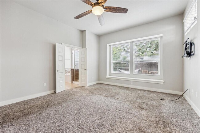Building Photo - 5412 Gooding Dr