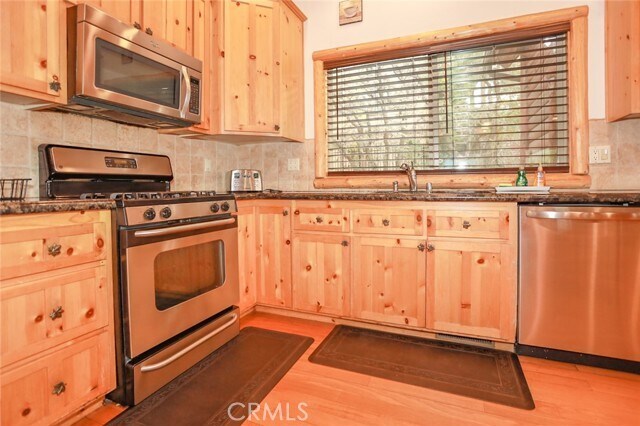 Building Photo - 351 Glenwood Dr