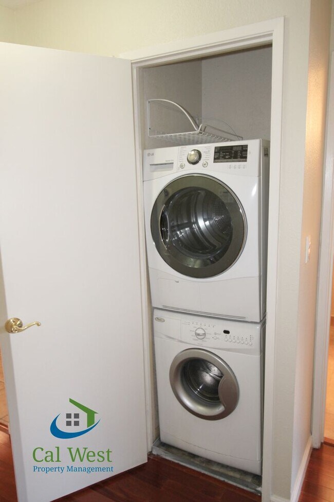 Building Photo - $2775 - ***MOVE IN BONUS - $250 OFF 2nd MO...