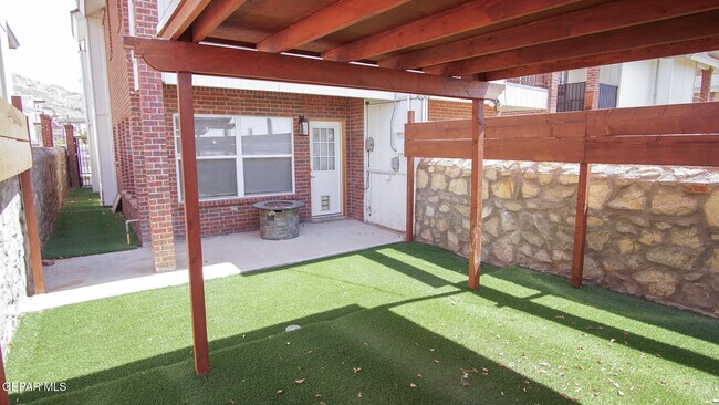 Building Photo - 2008 Rogelio Ave