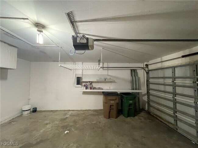 Building Photo - 1908 NE 7th Ave