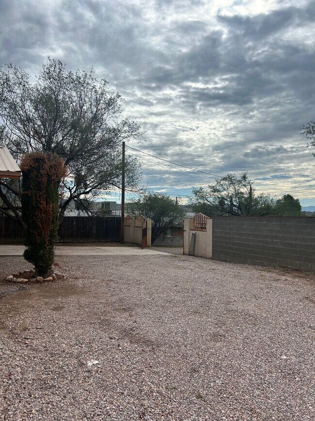 Building Photo - 428 Paseo Flamenco