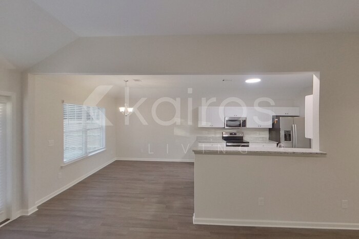 Building Photo - 553 Mt Airy Dr