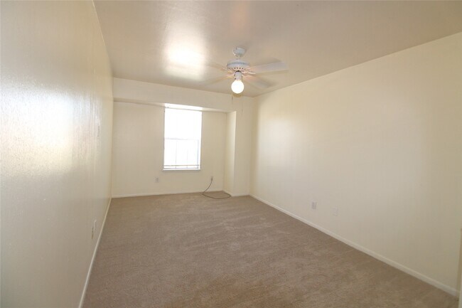 Building Photo - 3206 Briar Ct