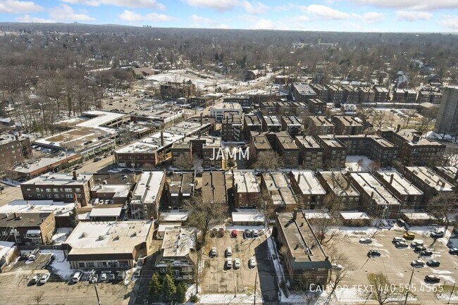 Building Photo - 2773 Hampshire-Unit 4