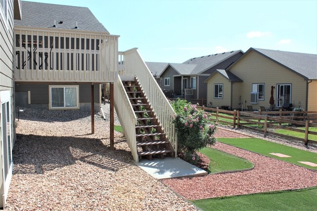 Building Photo - 835 Pistol River Way
