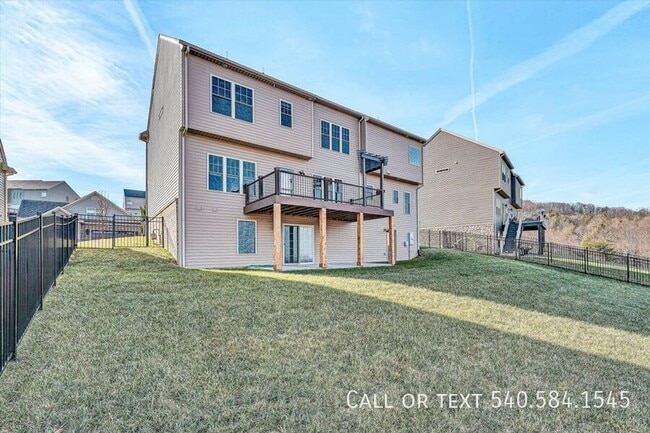 Building Photo - 6982 Linn Cove Court