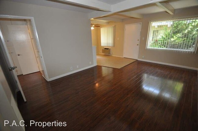 Primary Photo - 6125 Whitsett Ave