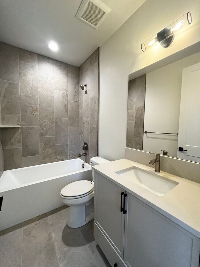 Building Photo - Stunning New Build in Boise’s East End – W...