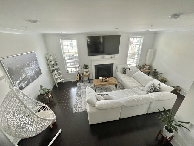 Living room - 10310 Sablewood Dr