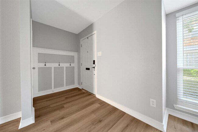 Building Photo - 6409 Burgoyne Dr.