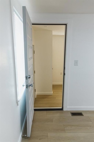 Building Photo - 2412 SE 47th St