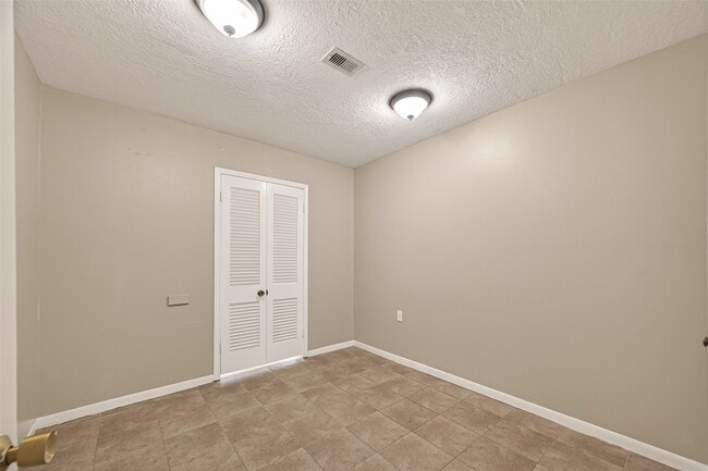 Building Photo - 1310 Belshire Rd