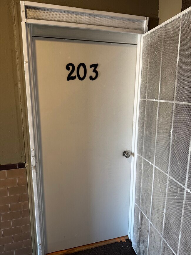 Building Photo - 256 W Florence Ave