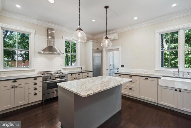 Building Photo - 12 Murray Pl