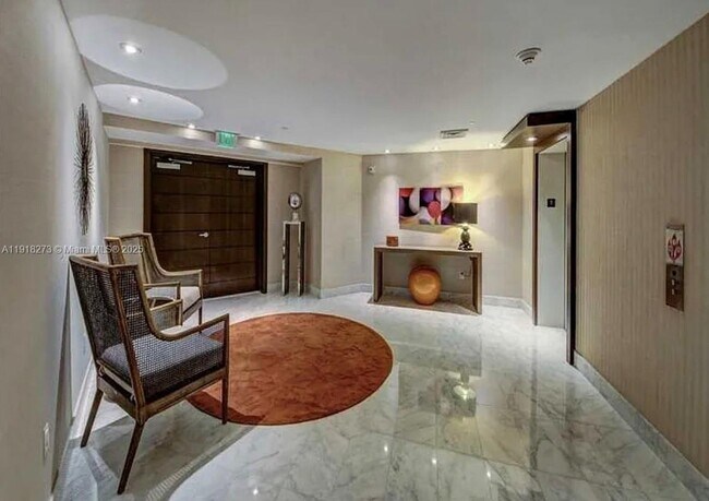 Building Photo - 200 Biscayne Blvd Way