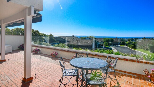 Building Photo - 4 White Water Dr