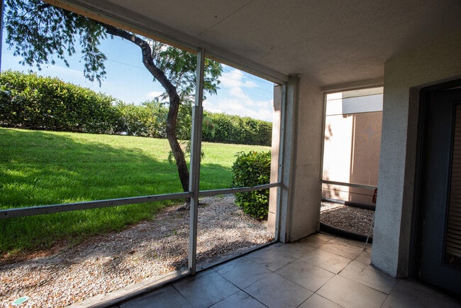 Building Photo - 815 Boynton Beach Blvd