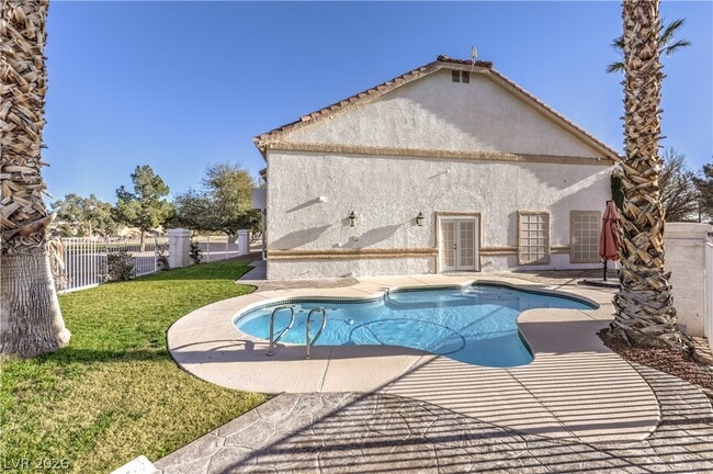 Building Photo - 5152 Forest Oaks Dr