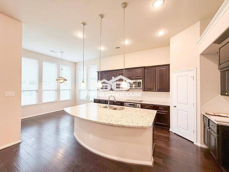 Building Photo - 10810 Kennowy Ct