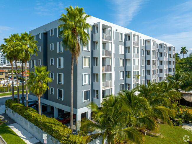1010 NW 11th St Miami, FL 33136 - Aragon Plaza Condominiums