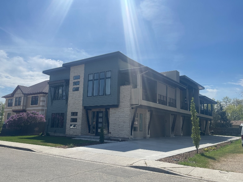 Building Photo - 2705 W Woodlawn Ave