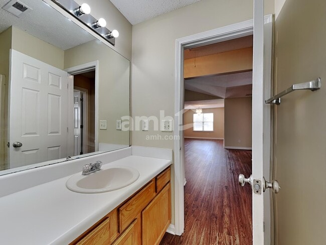 Building Photo - 2901 Horseshoe Bend Rd SW