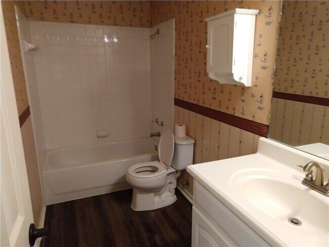 Building Photo - 1007 Russwood Cove