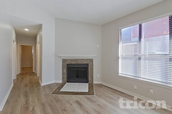 Building Photo - 1121 Cypress Ln