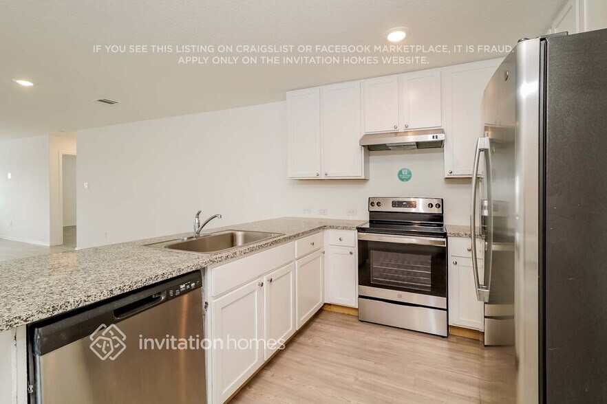 Building Photo - 218 Hollywood Dr