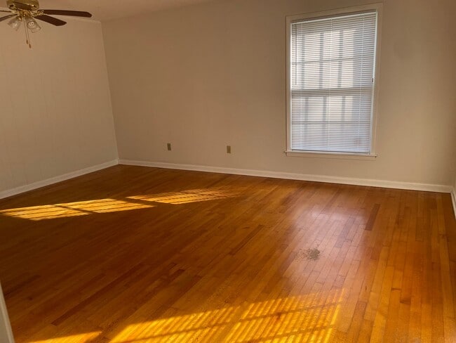 Building Photo - Charming Winter-Ready Home – Yours for $1,825/mo