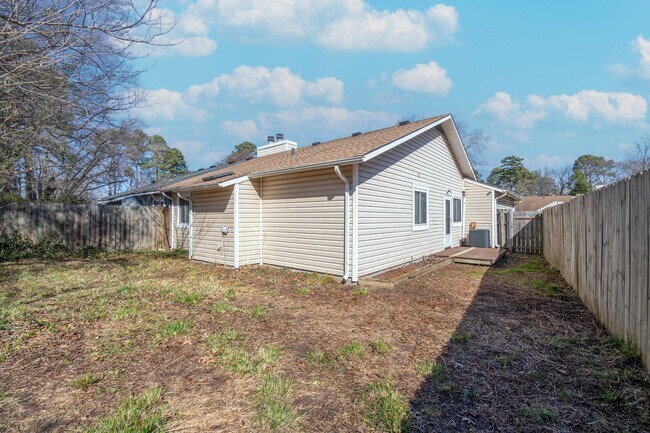 Building Photo - 4421 Smokey Lake Dr