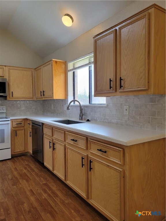Building Photo - 1104 Lambrusco Dr