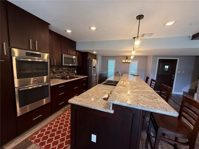 Building Photo - 1912 Kelly St