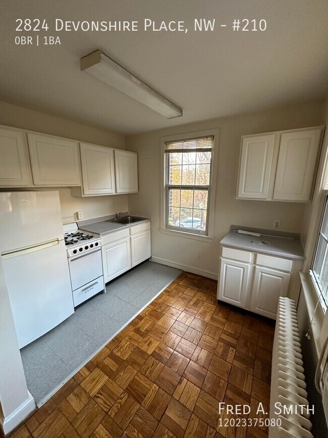Building Photo - 2824 Devonshire Pl NW