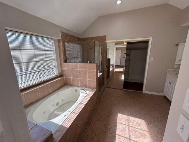 Building Photo - Location....Location....Location....Section 8