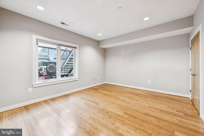 Building Photo - 241 R St NE