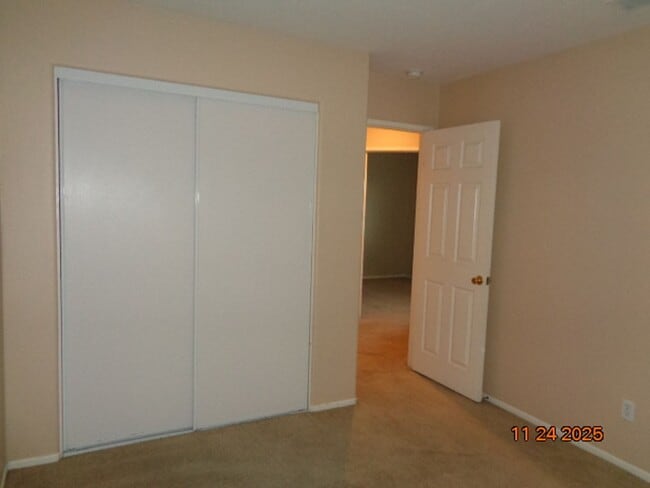 Building Photo - Gorgeous 2 Story Home Built in 1996 with 2476 sq. ft.