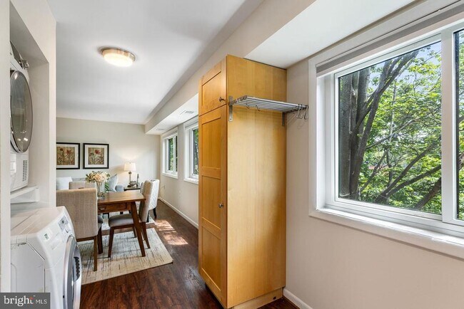 Building Photo - 3330 S 28th St