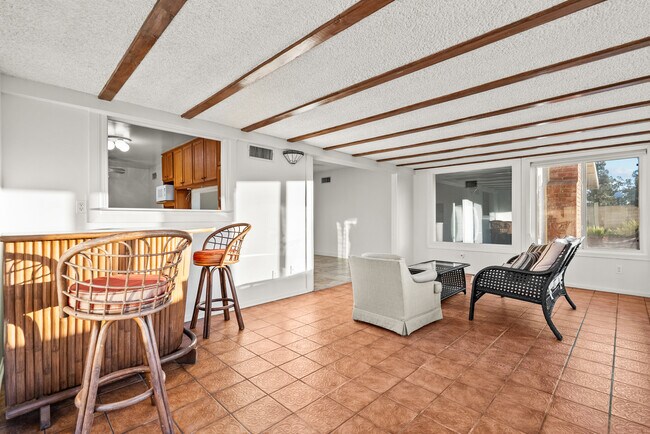 Building Photo - 10561 Alskog St