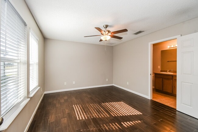 Building Photo - 734 Celebration Lane