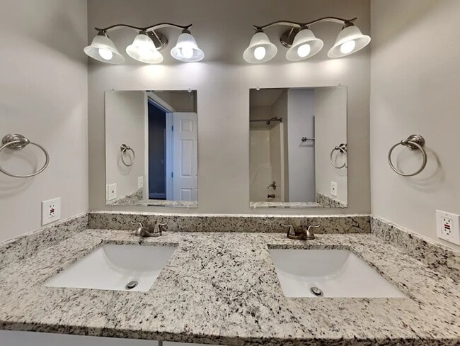 Building Photo - 915 Red Feather Trail