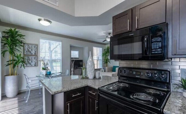 Building Photo - 3 bedroom in Stafford TX 77477