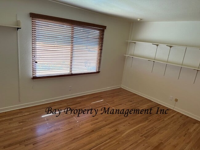 Building Photo - Charming 3 bedroom 2 bath home in South Sa...