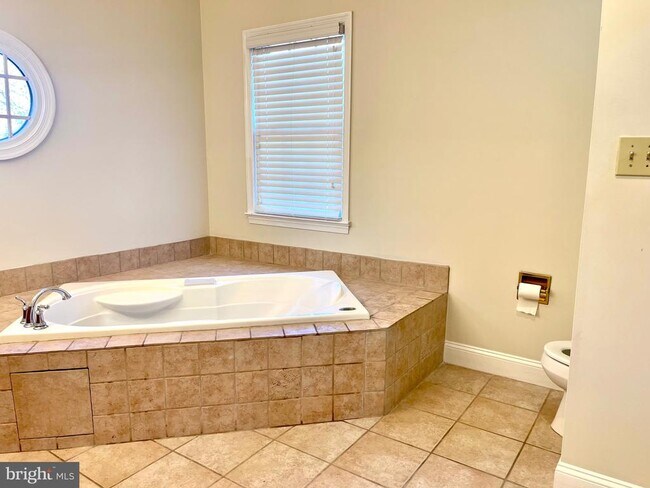 Building Photo - 11803 Bishops Content Rd