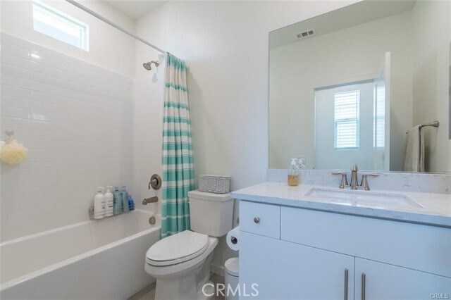 Building Photo - 140 Paramount